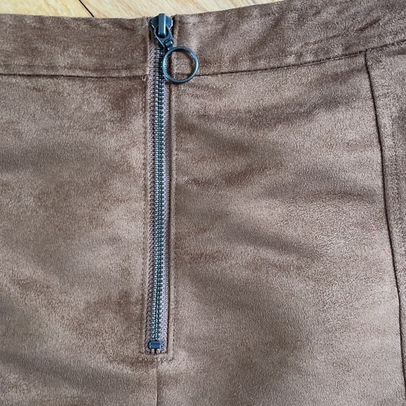 Old Navy Faux Suede Skirt - Picture 5 of 5